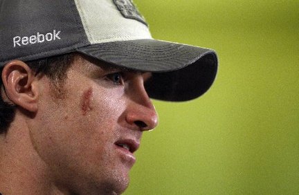 How did drew brees get the scar on his face